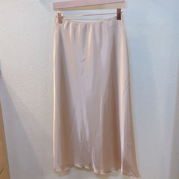 Nicole Miller Satin Skirt Size S - Picture 4 of 10